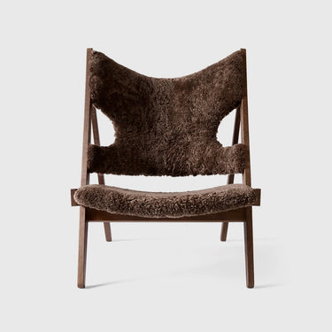 Audo_Copenhagen_-_Knitting_Lounge_Chair_-_Sheepskin Stained Oak / Root
