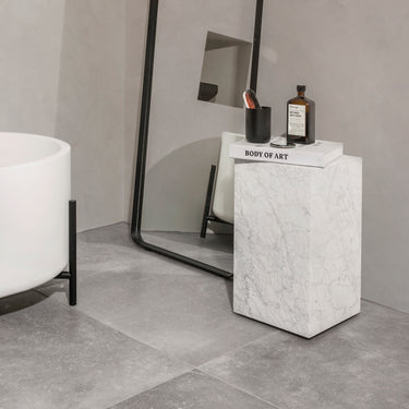 Audo Copenhagen - Marble Plinth - White - Tall interior image
