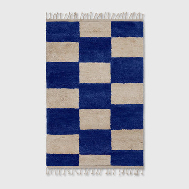 Ferm Living - Mara Knotted Rug Large - Bright Blue & Off-White