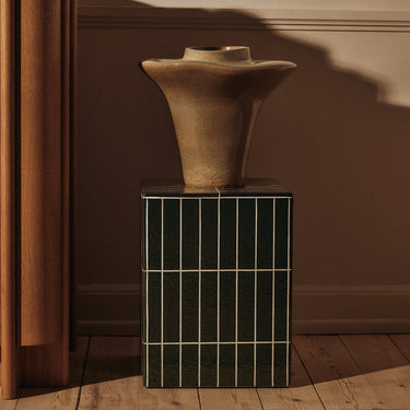 Ferm Living - Evio Vase - H35 - Elm Green