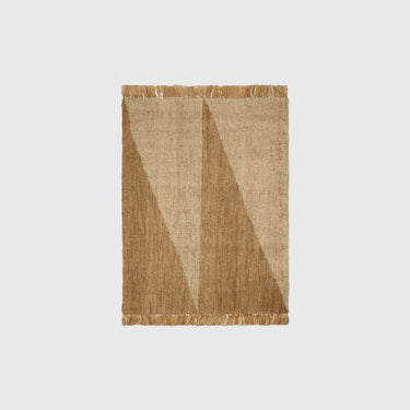 140 cm Jute woven rug with a minimalist pattern and fringing.