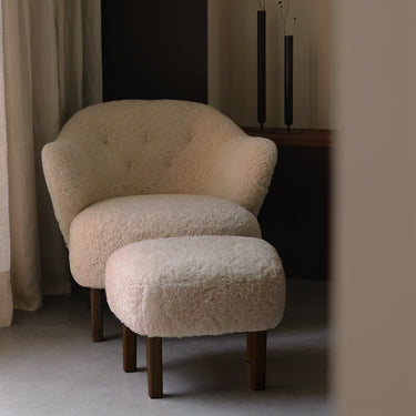 Audo Copenhagen - Ingeborg Ottoman - Oak / Curly Shppeskin